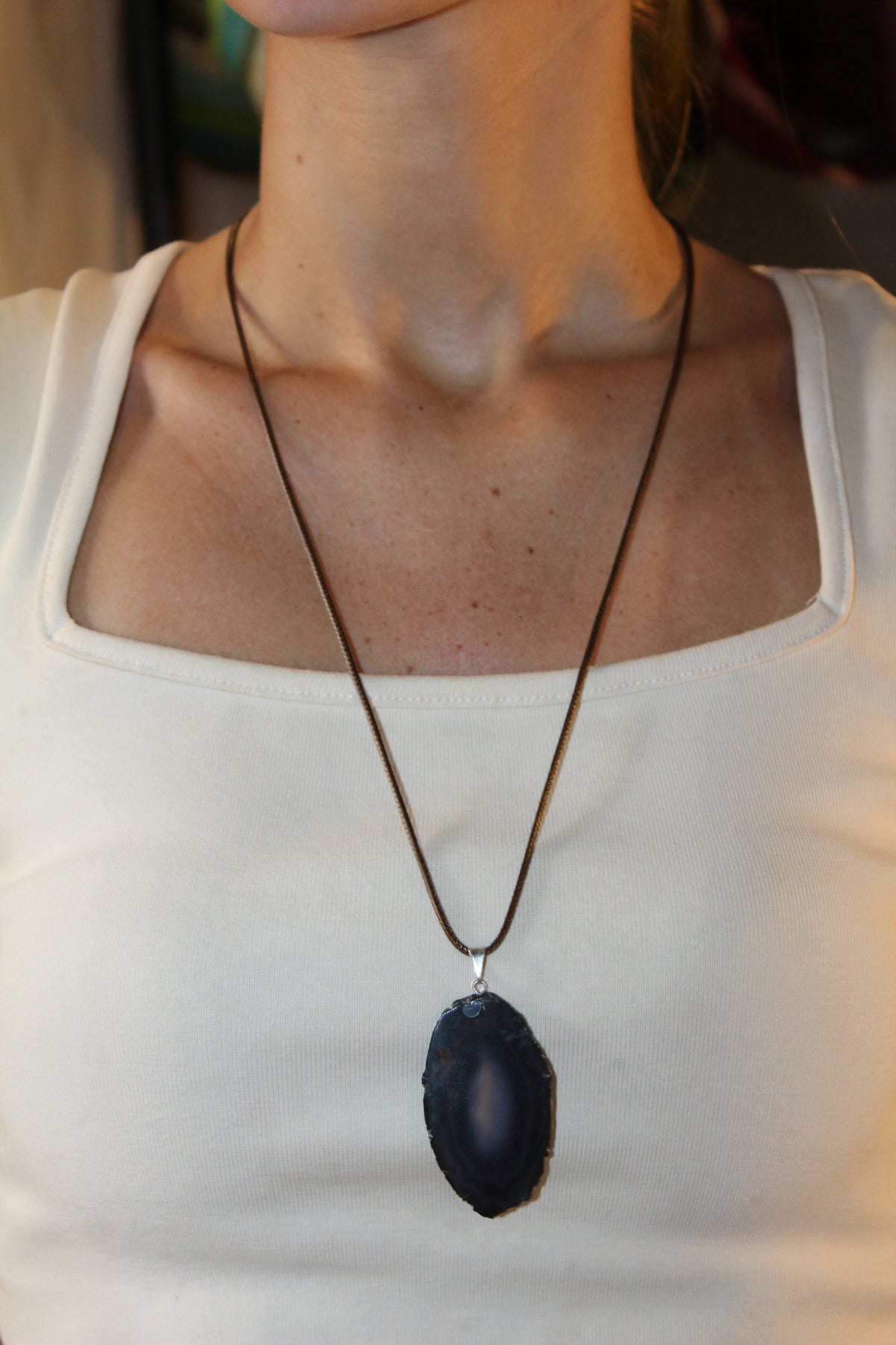 Collar Ágata - gris ahumado
