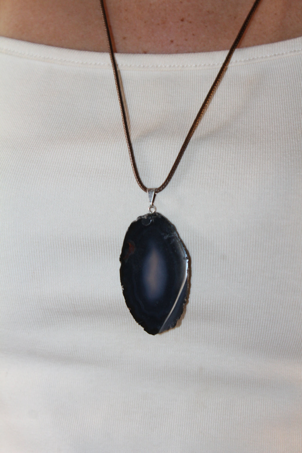 Collar Ágata - gris ahumado