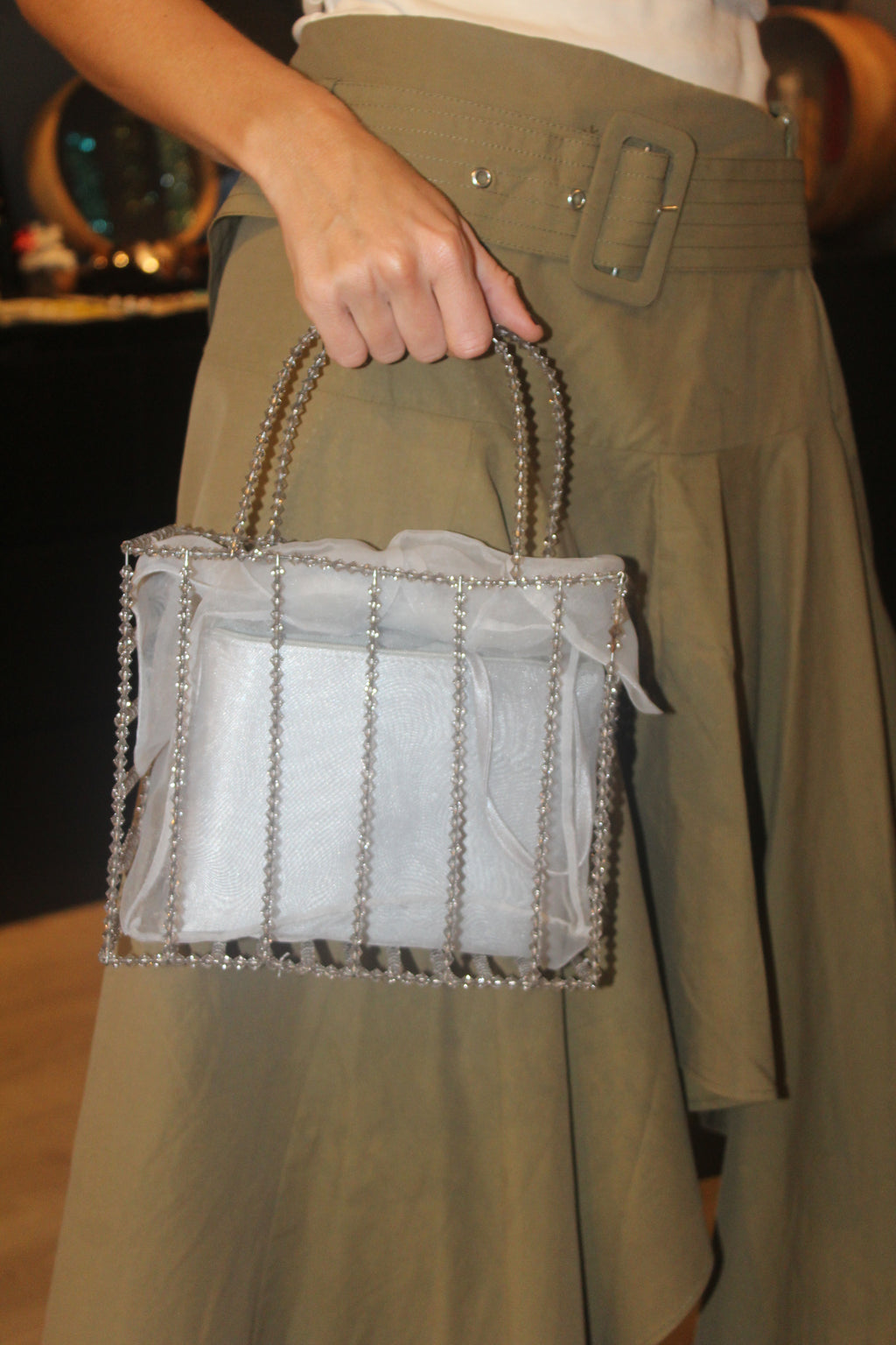 Bolso vintage tipo saco con abalorios plateado