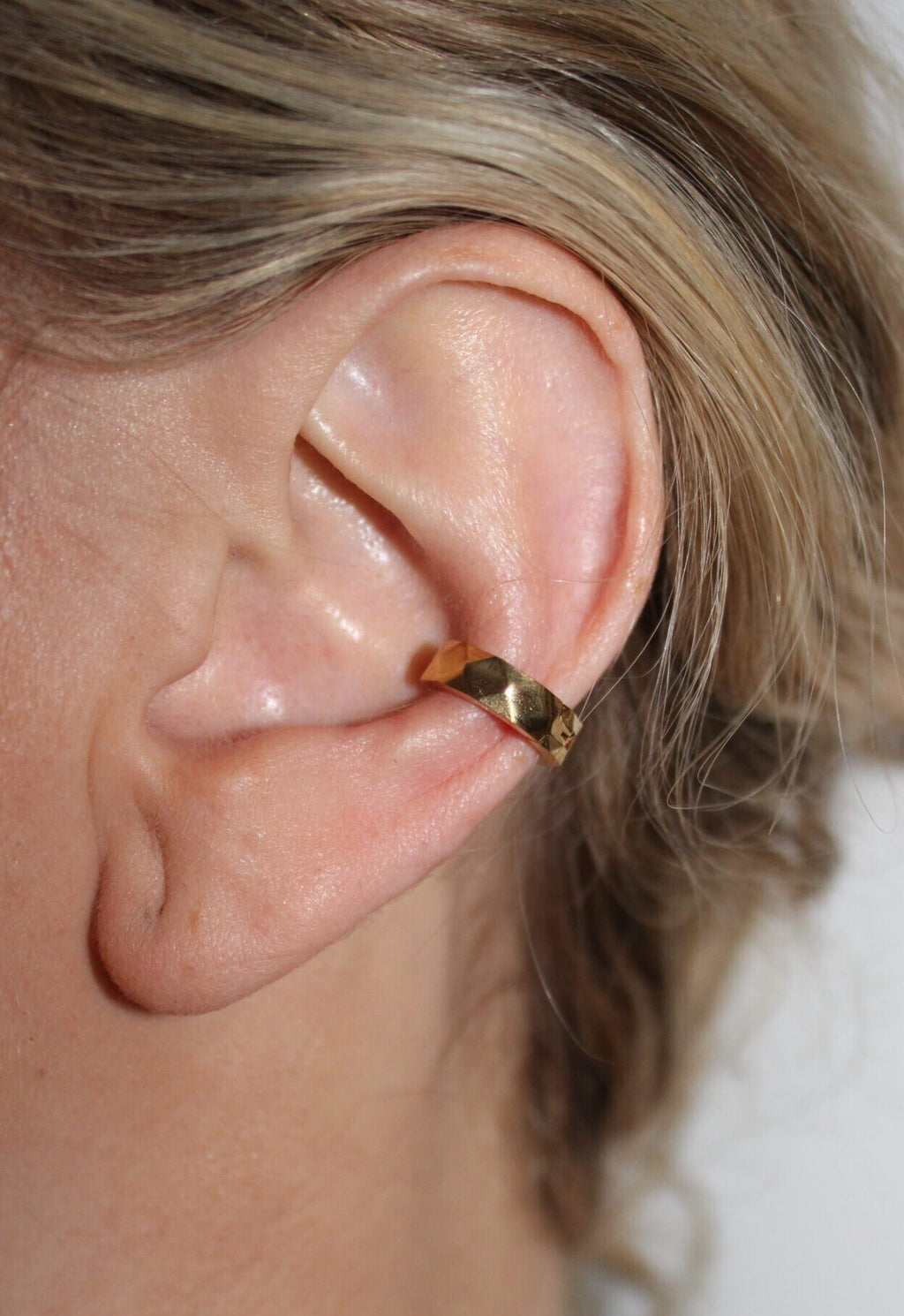 Pendiente Earcuff facetado (unidad)