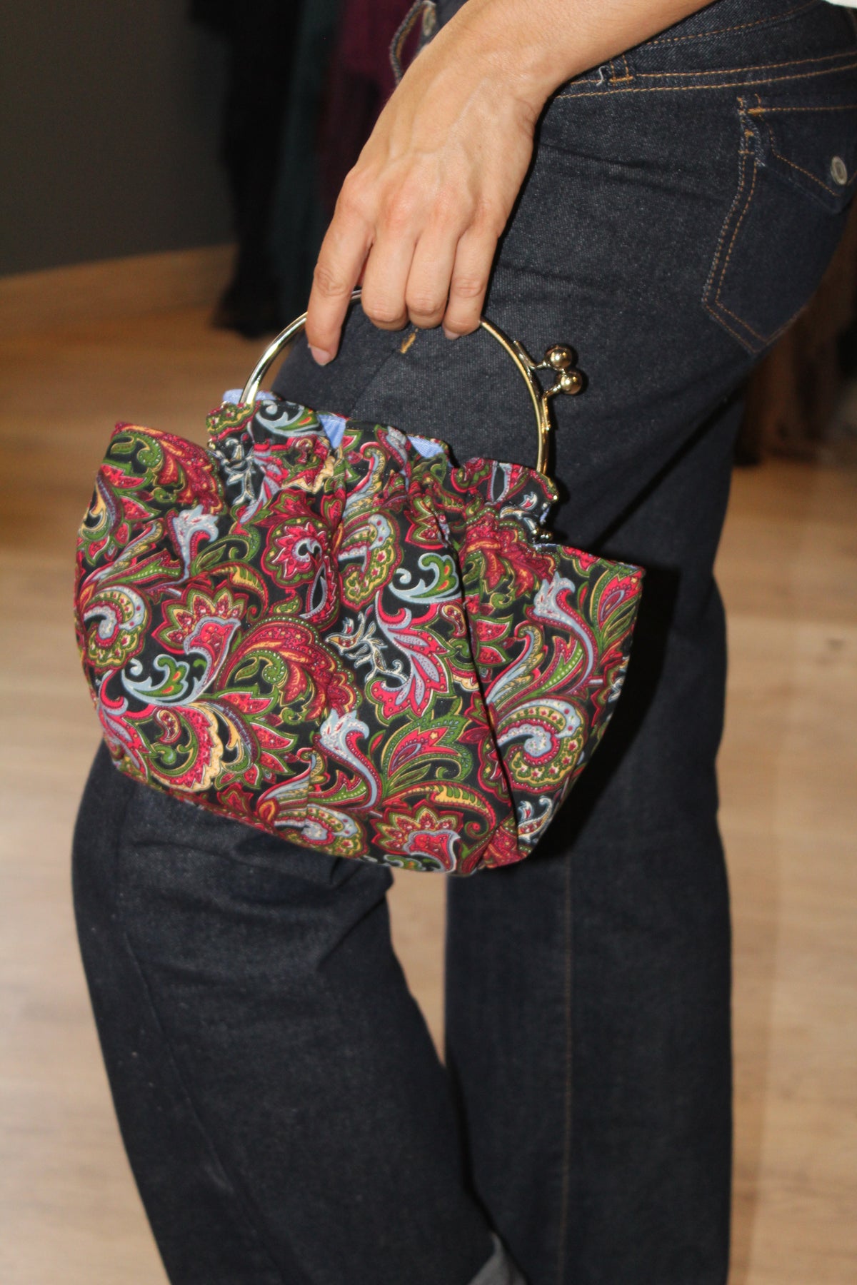 Bolso vintage tipo bombonera estampada 02