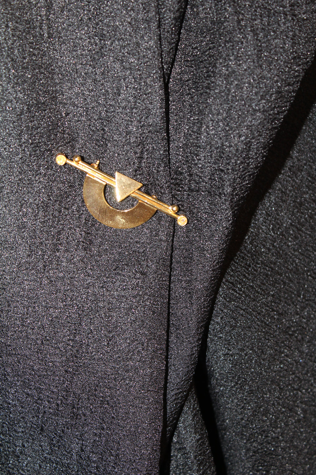 Broche vintage em folha de ouro