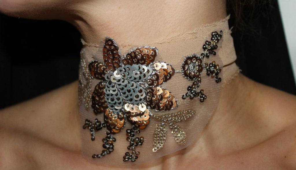 Gargantilha bege Beaumont