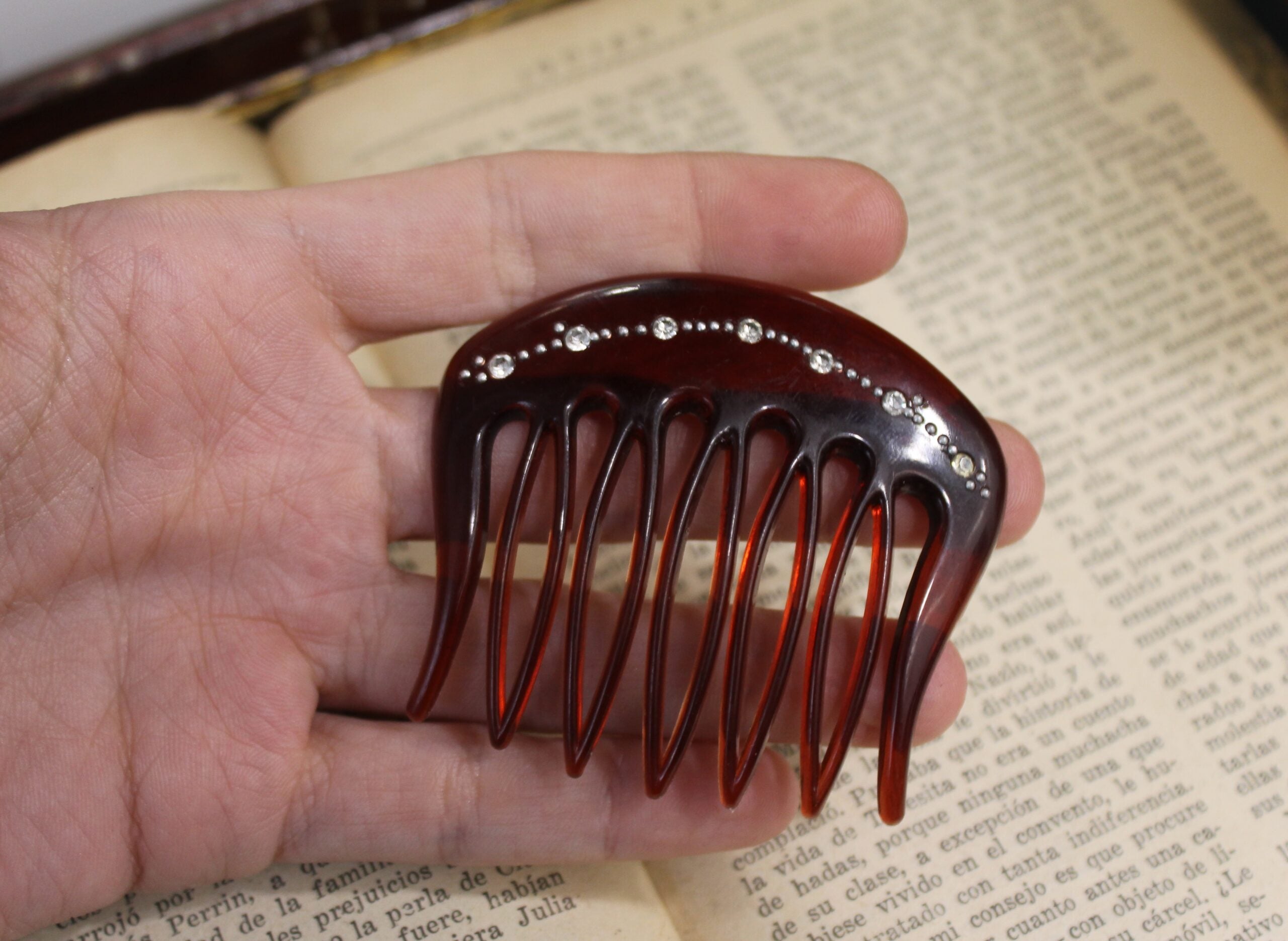 Pente de cabelo vintage com zircónias cúbicas