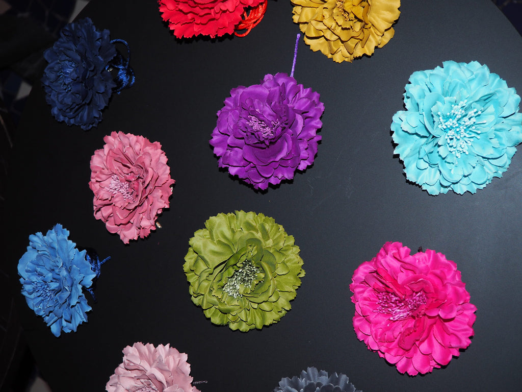 Cravo multifuncional (para o cabelo, colar ou pregadeira) (várias cores)