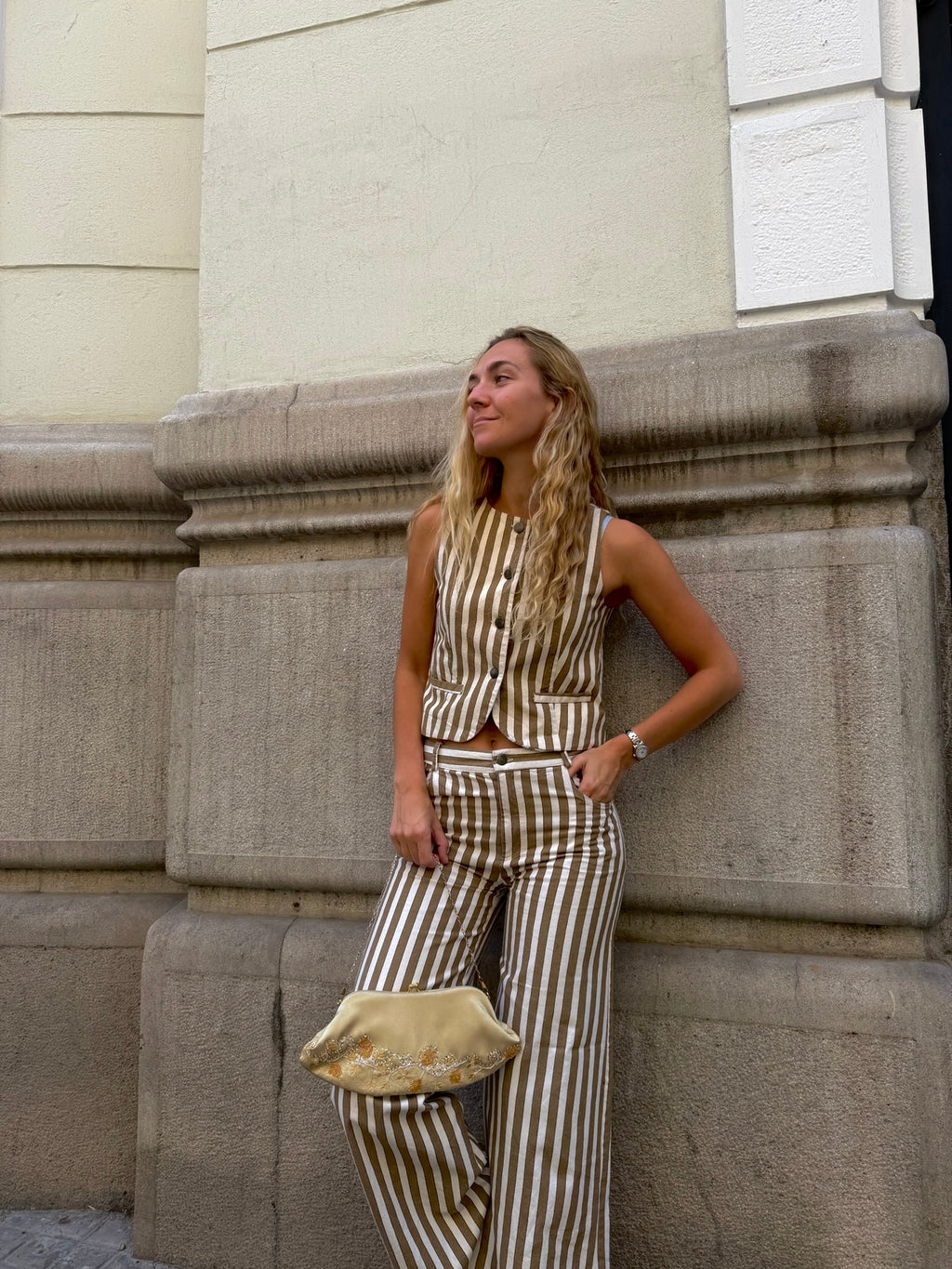 Bolso vintage crudo tipo clutch con helecho floral bordado a hilo y cuentas en ámbar y beige