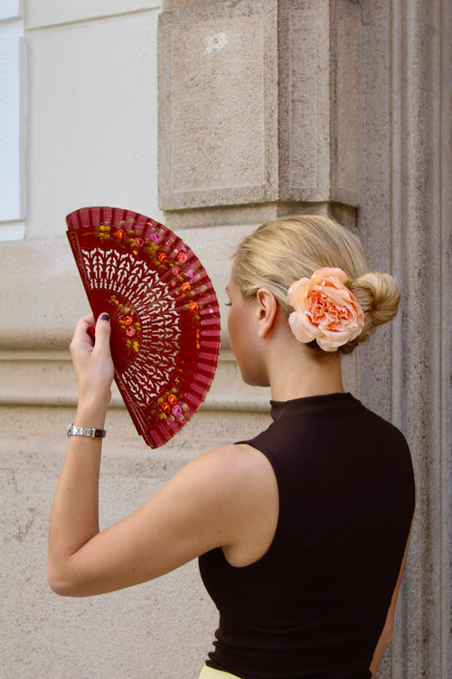 Abanico vintage español granate con motivos florales pintados a mano 18cm